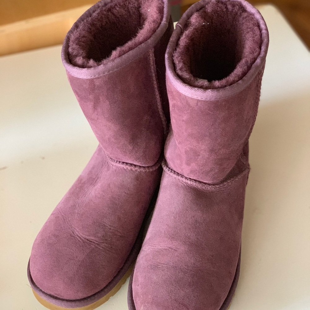 Women’s UGG boots - eggplant. Size 8.